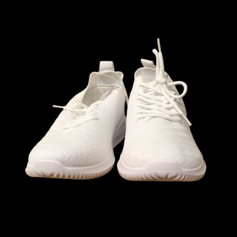 Torrid All-Over Knit Sneaker Wide Width 9.5 White NWT